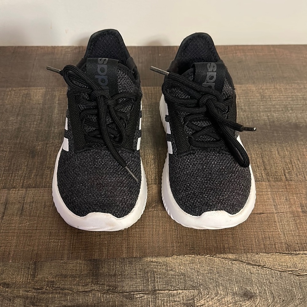 Little Kids Adidas cloud foam sneakers -Color: Black and White -Size:13.5k